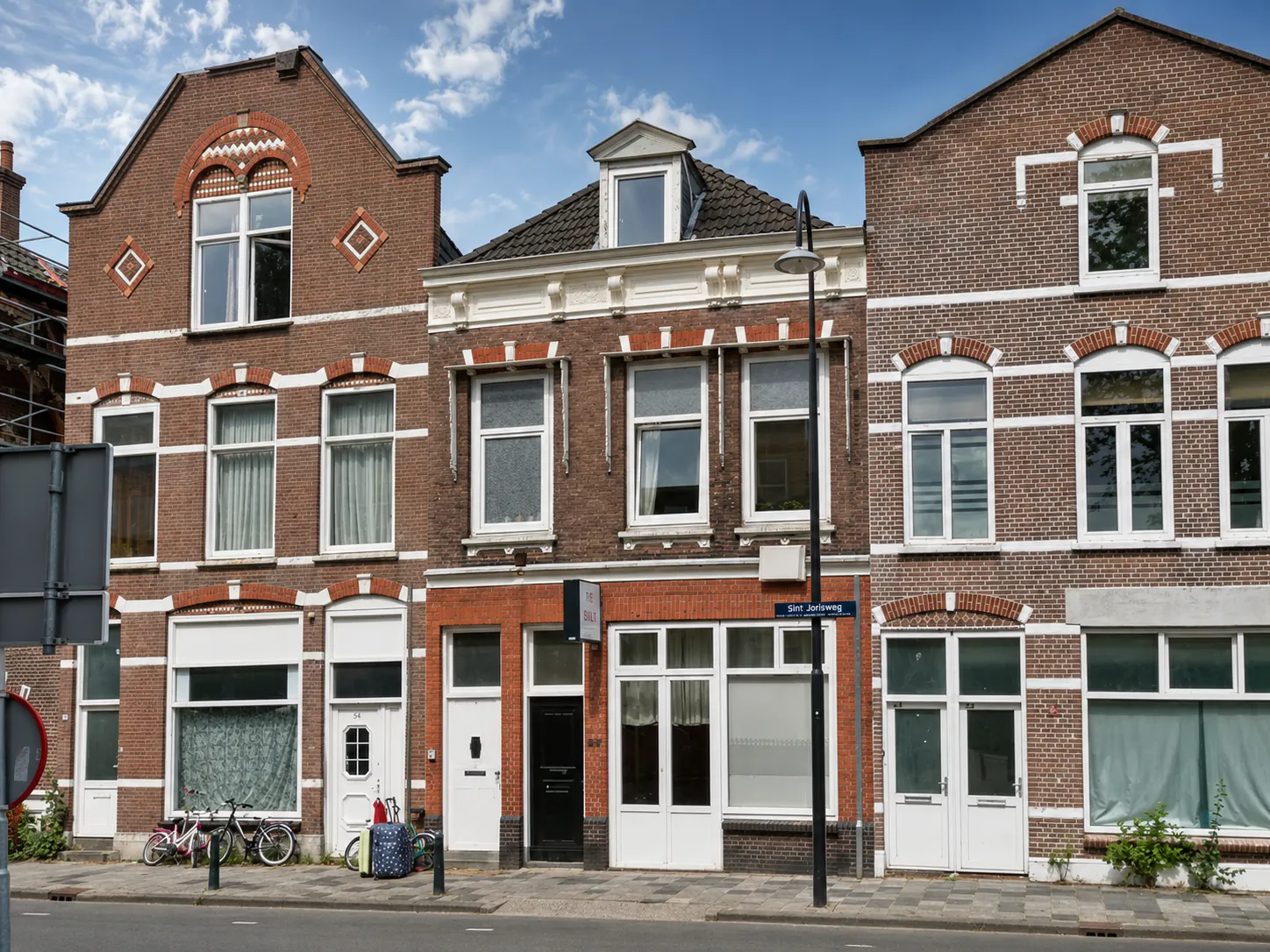 Transformatie Sint Jorisweg Dordrecht, bestaande gevel van het pand vóór de transformatie, Terra Design Studio
